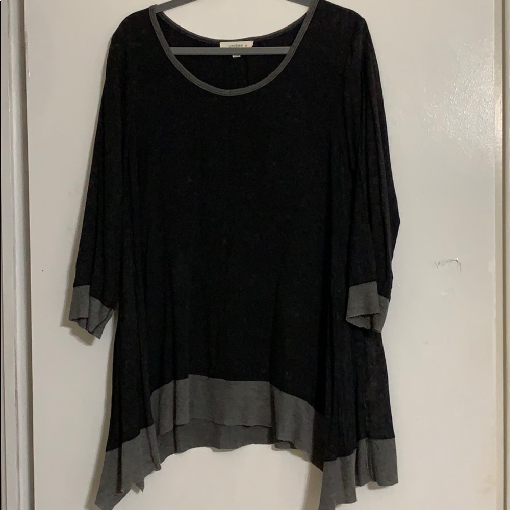 XL black acid wash 3/4 sleeve top.